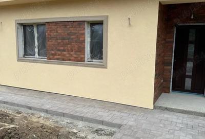 Casă cu Teren 605 Mp în Albina - 8