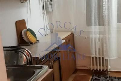 Garsonieră decomandată în 1 Mai