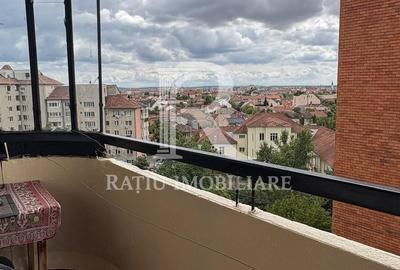 Apartament cu 4 camere decomandat în Dacia