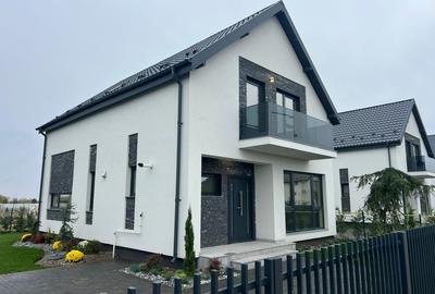 Apartament cu 4 camere decomandat, mobilat în Strejnicu