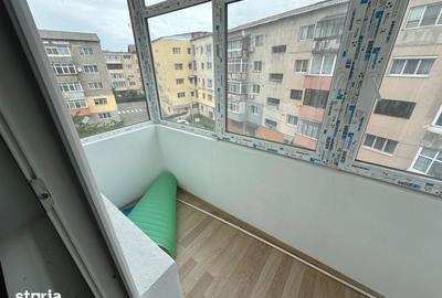 Apartament cu 2 camere decomandat în Exterior Vest