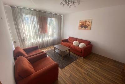 Apartament cu 4 camere decomandat în Titan