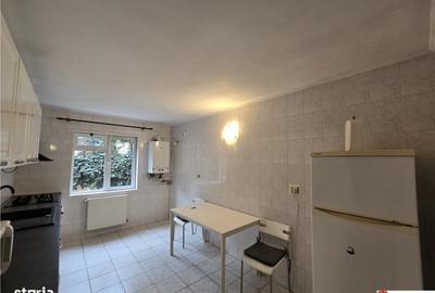 Casă cu 5 camere cu Canalizare în Văcăresti - 12