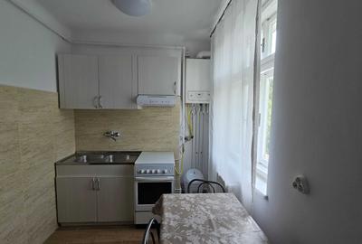 Apartament cu 3 camere decomandat în Central - 2