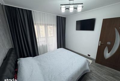Apartament cu 4 camere decomandat în Micro 17