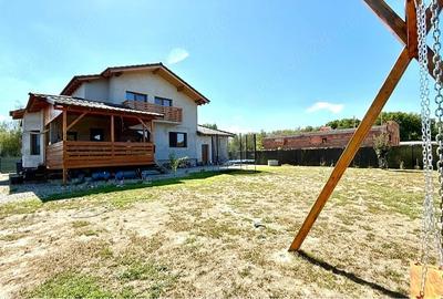 Casă cu Teren 1000 Mp în Central