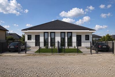Duplex cu 3 camere cu Canalizare în Moșnița Nouă