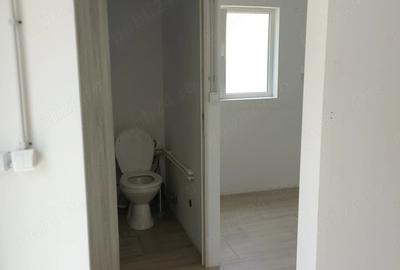 Spațiu comercial, de 20 mp, în Uverturii