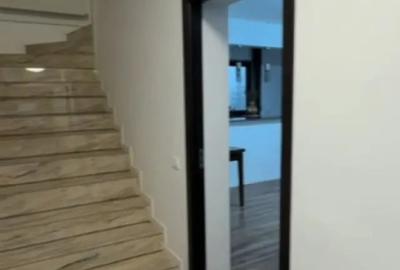 Casă cu 7 camere cu Teren 600 Mp în Central