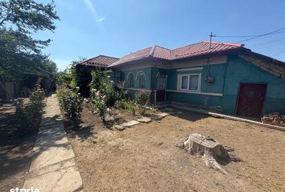 Casă cu 6 camere cu Teren 826 Mp în Fundeni