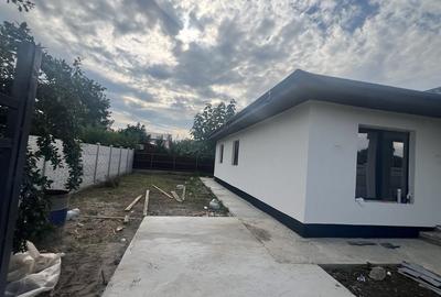 Casă cu 4 camere în Amara