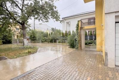 Casă individuală cu 9 camere cu Canalizare în Dâmbul Rotund - 1