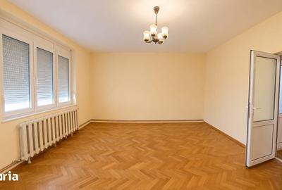 Casă cu 4 camere cu Teren 563 Mp în Central