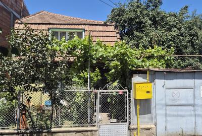 Casă cu 4 camere în Central - 1