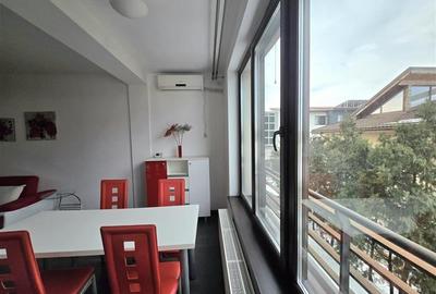 Apartament cu 3 camere decomandat în Bucureștii Noi