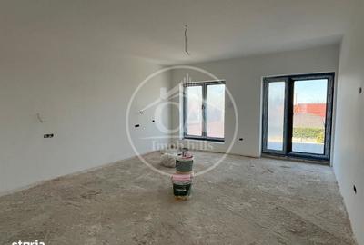 Casă cu 4 camere decomandat în Oncea