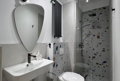 Apartament cu 3 camere decomandat în 13 Decembrie