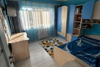 Apartament cu 3 camere în Decebal