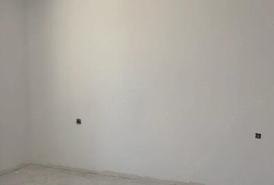 Casă cu 4 camere cu Teren 400 Mp în Amara