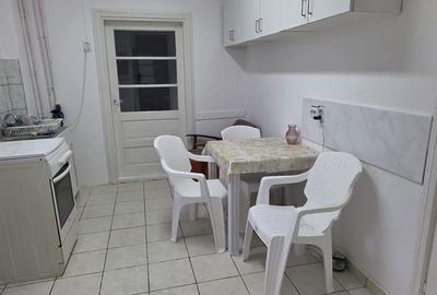 Casă cu 4 camere cu Teren 600 Mp în Central - 2
