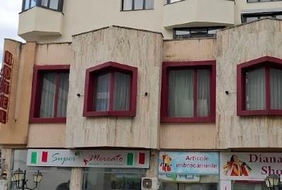 Apartament cu 4 camere decomandat în Central
