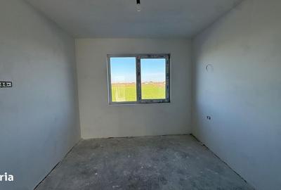 Casă cu 4 camere în Săcălaz