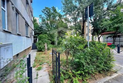 Apartament cu 3 camere semidecomandat în Sud