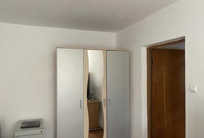 Apartament cu 2 camere semidecomandat în Govândari