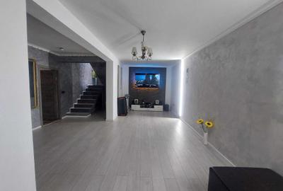 Casă cu 3 camere în Exterior Vest