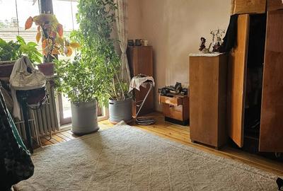 Casă cu 6 camere cu Teren 400 Mp în Central
