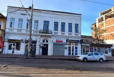 Casă individuală cu 12 camere cu Teren 321 Mp în P-ța Unirii - 1