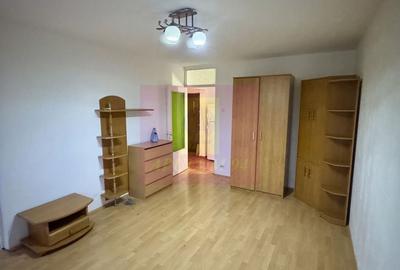 Garsonieră decomandată în Rahova