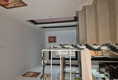 Casă cu 5 camere cu Teren 480 Mp în Lumina