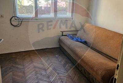 Casă cu 6 camere cu Teren 250 Mp în Central - 2