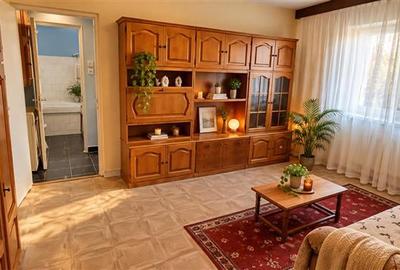 Apartament cu 2 camere semidecomandat, mobilat în Florilor