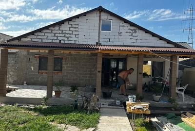 Casă cu 4 camere în Central