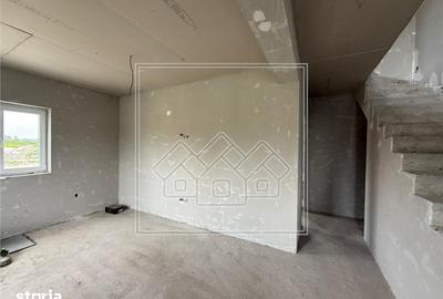 Casă cu 4 camere cu Teren 250 Mp în Central