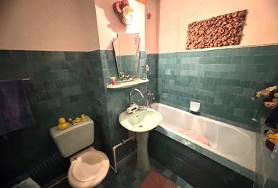 Apartament cu 4 camere decomandat în Central