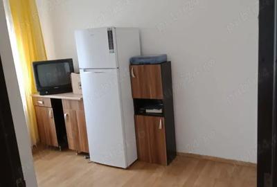 Apartament cu 3 camere decomandat în Micro 9