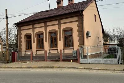 Casă cu 3 camere cu Teren 760 Mp în Central
