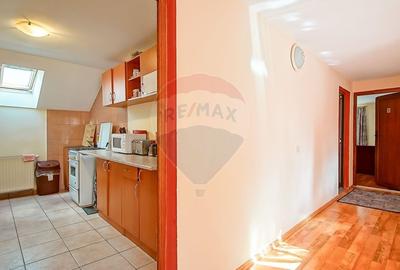 Casă individuală cu 11 camere cu Teren 789 Mp în Florilor - 23