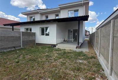 Casă cu 4 camere în Moșnița Veche