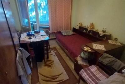 Apartament cu 3 camere decomandat în Săsar