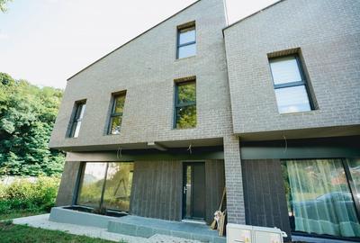 Duplex cu 4 camere cu Teren 400 Mp în Florești - 1
