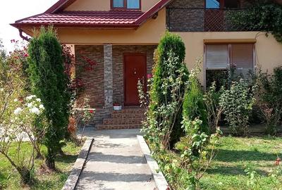 Casă cu Teren 2000 Mp în Central