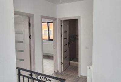 Casă cu 4 camere cu Teren 250 Mp în Lumina