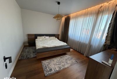 Casă cu 6 camere cu Teren 181 Mp în Apărătorii Patriei