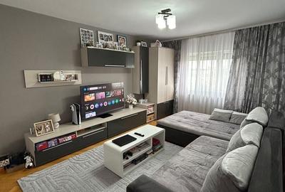 Apartament cu 3 camere decomandat, mobilat în Lipovei