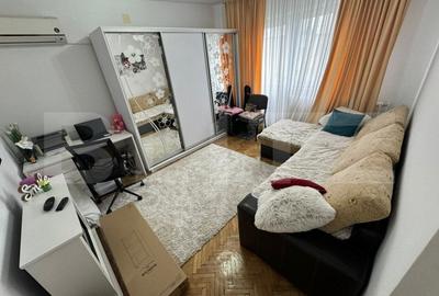 Apartament cu 2 camere semidecomandat, mobilat în 9 Mai