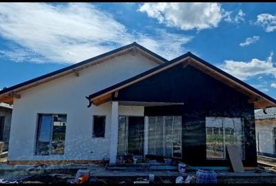 Casă cu 4 camere în Lunca - 1